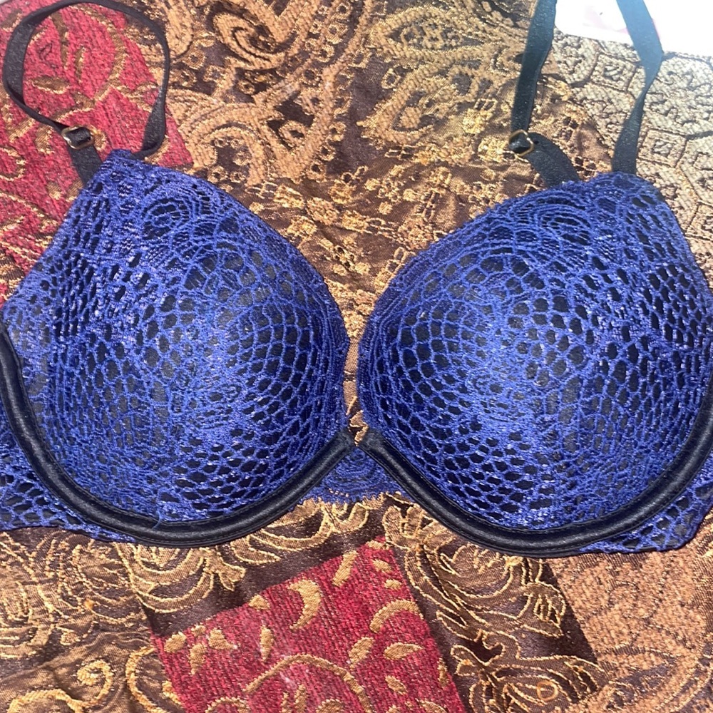 Victoria secret 32 c push up bra